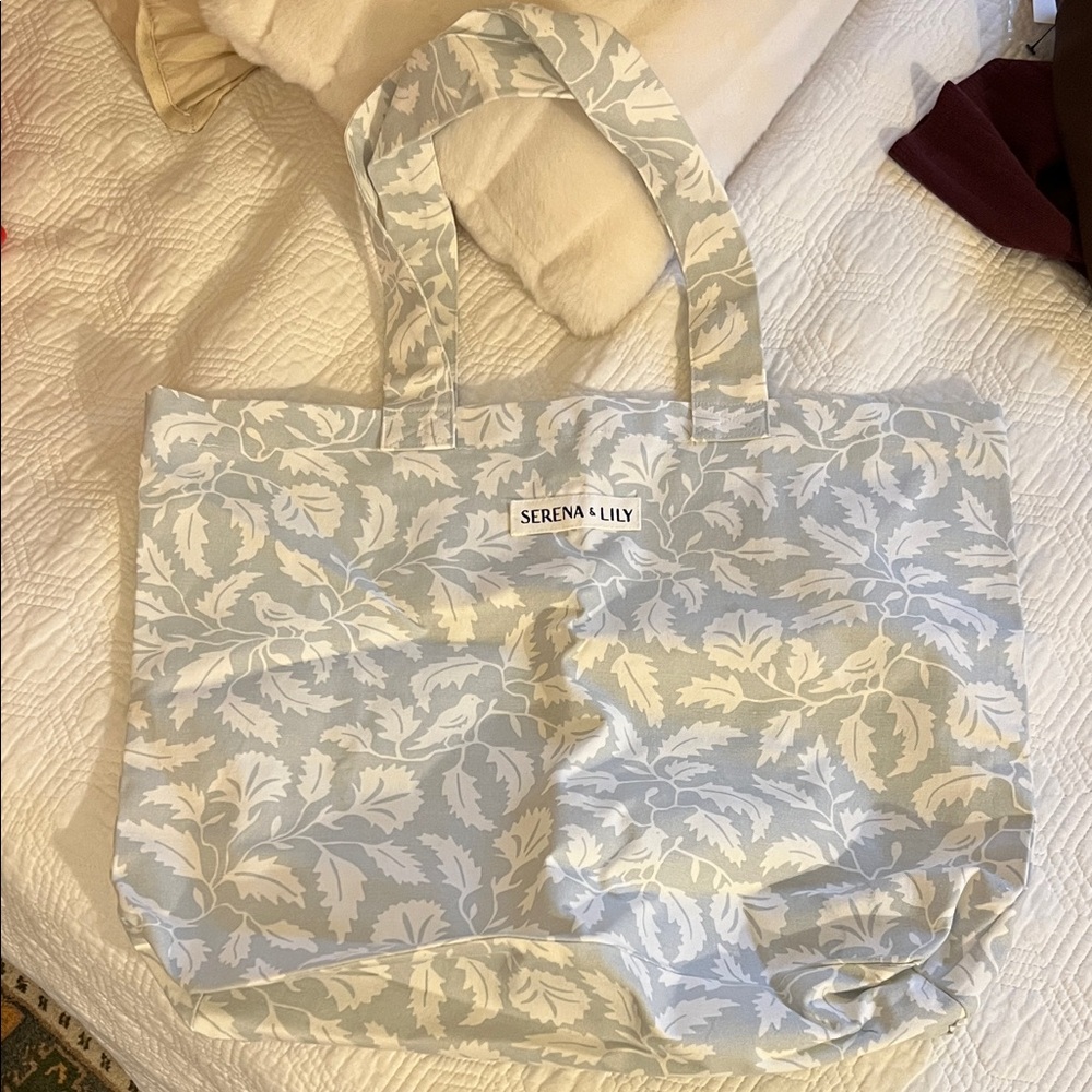 Serena & Lily Leaf Pattern Tote in Mint and Cream